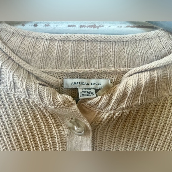 🖤 CUTE & COMFY long sleeve, short waist women’s sweater size small- see video🎥 - Picture 3 of 7